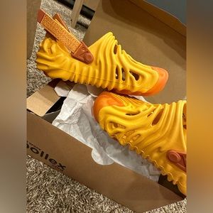 NEW IN BOX - SALEHE BEMBURY X CROCS POLLEX CLOG